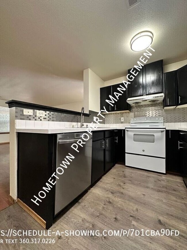Building Photo - 4206 Wonderwood Ln SE