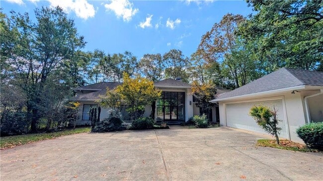 Primary Photo - 2939 Rivercrest Dr