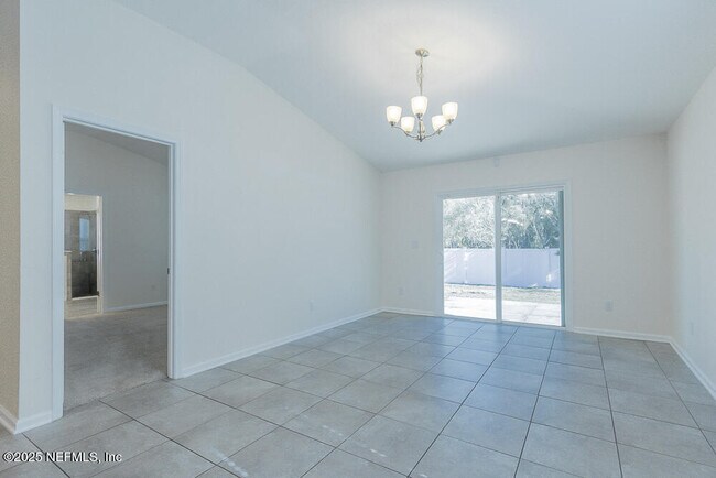 Building Photo - 95241 Tanglewood Dr