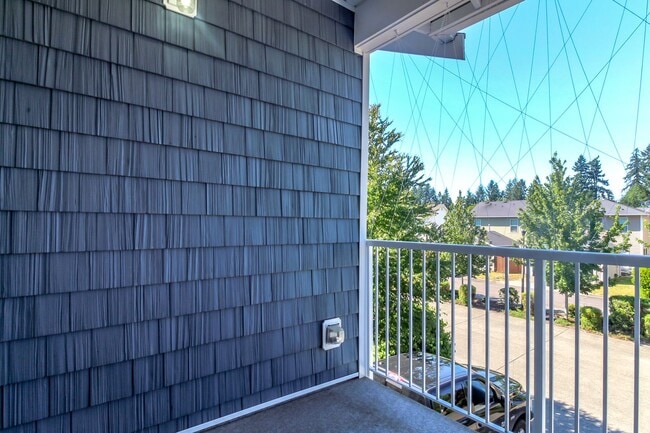 Building Photo - 2-Bedroom DuPont Condo with New Interior Paint and Carpet