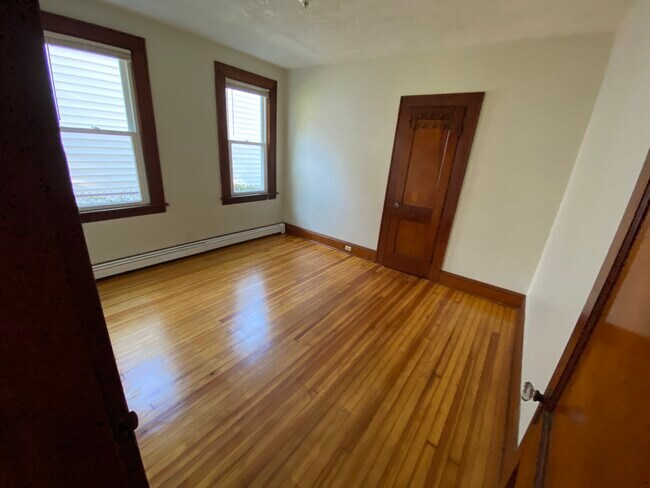 Building Photo - 255 Clover St