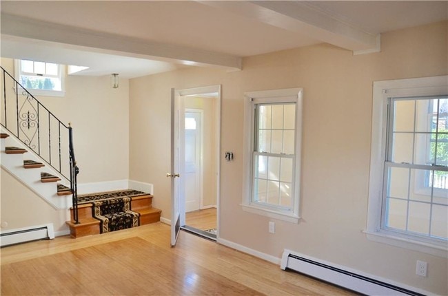 Building Photo - 15 Halsey St