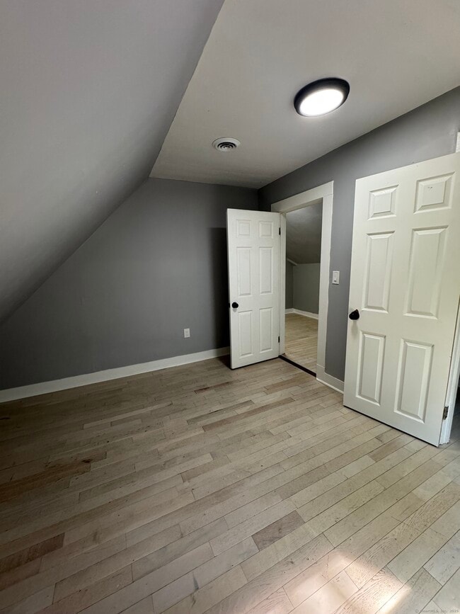 Building Photo - 146 Farren Ave