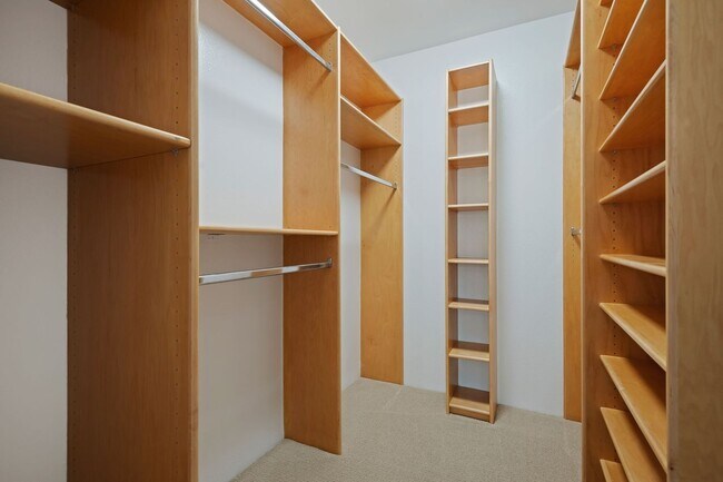 Building Photo - Extremely Rare Opportunity – 2 Bed / 2.5 Bath Luxury Condo at El Escorial Villas at East Beach