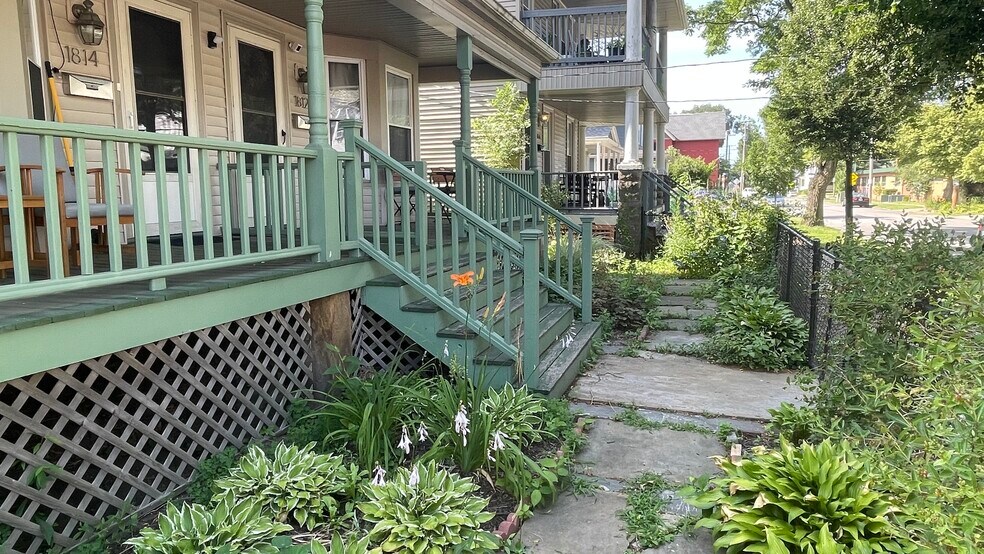 Building Photo - 1812 W 45th St