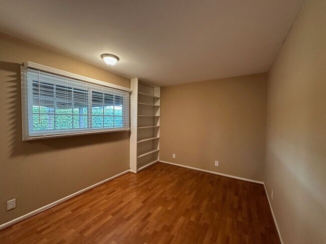 Building Photo - Stunning 5 bedroom tree lined cul-de-sac street in West Hills