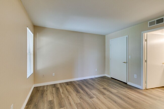 Building Photo - 2300 E Silverado Ranch Blvd