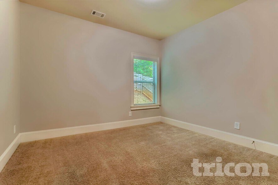 Building Photo - 37 Canyon View Dr