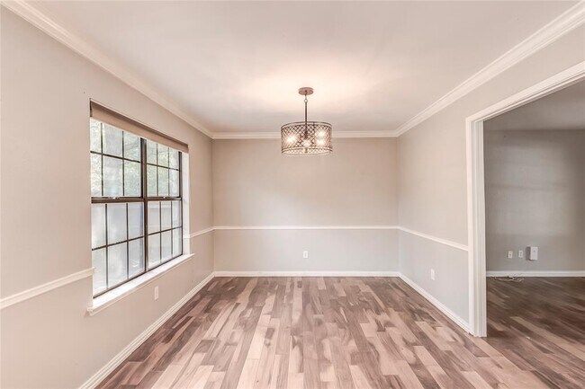 Building Photo - 10905 Wintergreen Hill