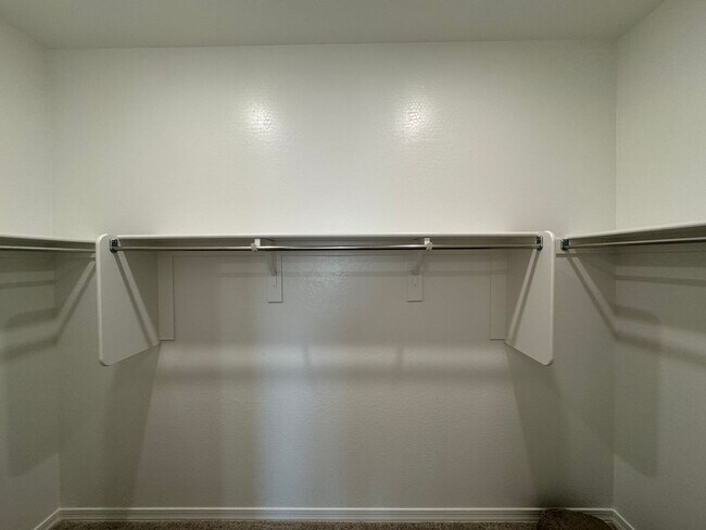 Building Photo - 3 bed 2.5 bath brand new home