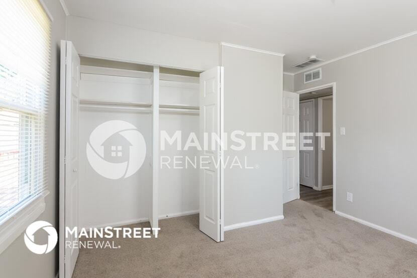 Building Photo - 4030 Kalmar Dr