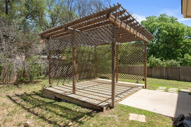 Building Photo - 13321 Kirkglen Dr