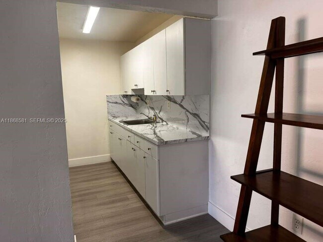 Building Photo - 7231 Miami Lakes Dr