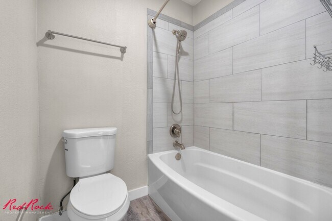 Building Photo - 2 Bedroom Condo in the Heart of St. George!