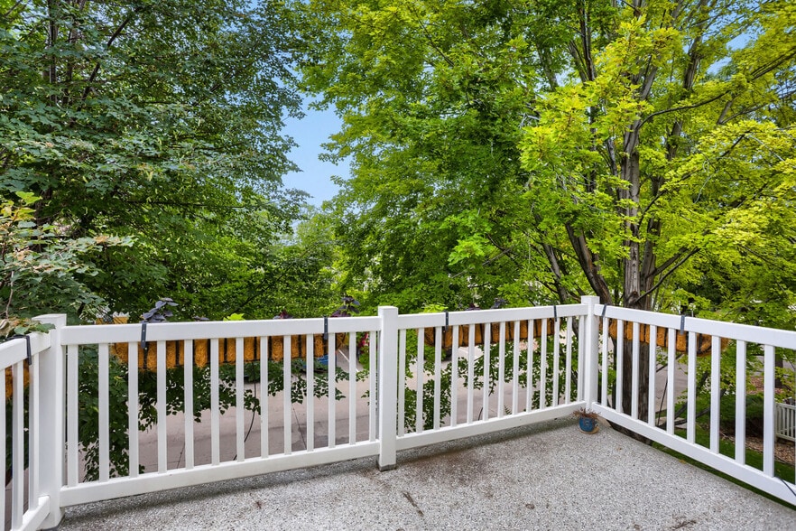 Building Photo - 635 Gooseberry Dr