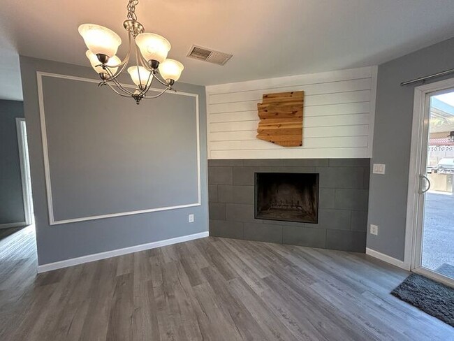 Building Photo - 4028 W Palo Verde Dr