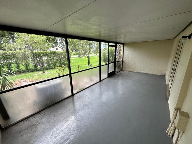 Building Photo - 10300 Hidden Springs Ct