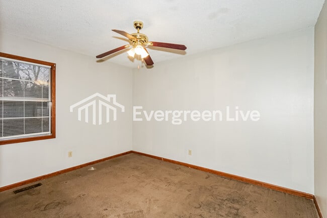 Building Photo - 1107 Highland St