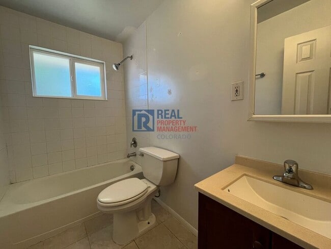 Building Photo - 3696 Glencoe St