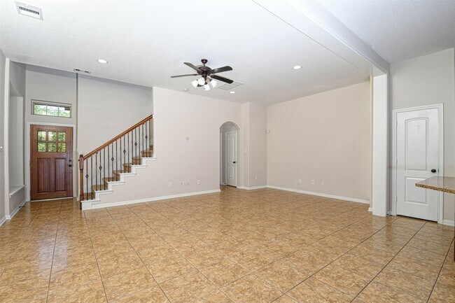 Building Photo - 38 Cheswood Manor Drive