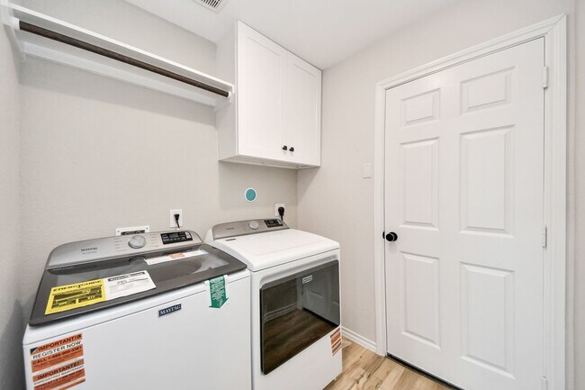 Building Photo - 26722 Lantana Cyn Dr