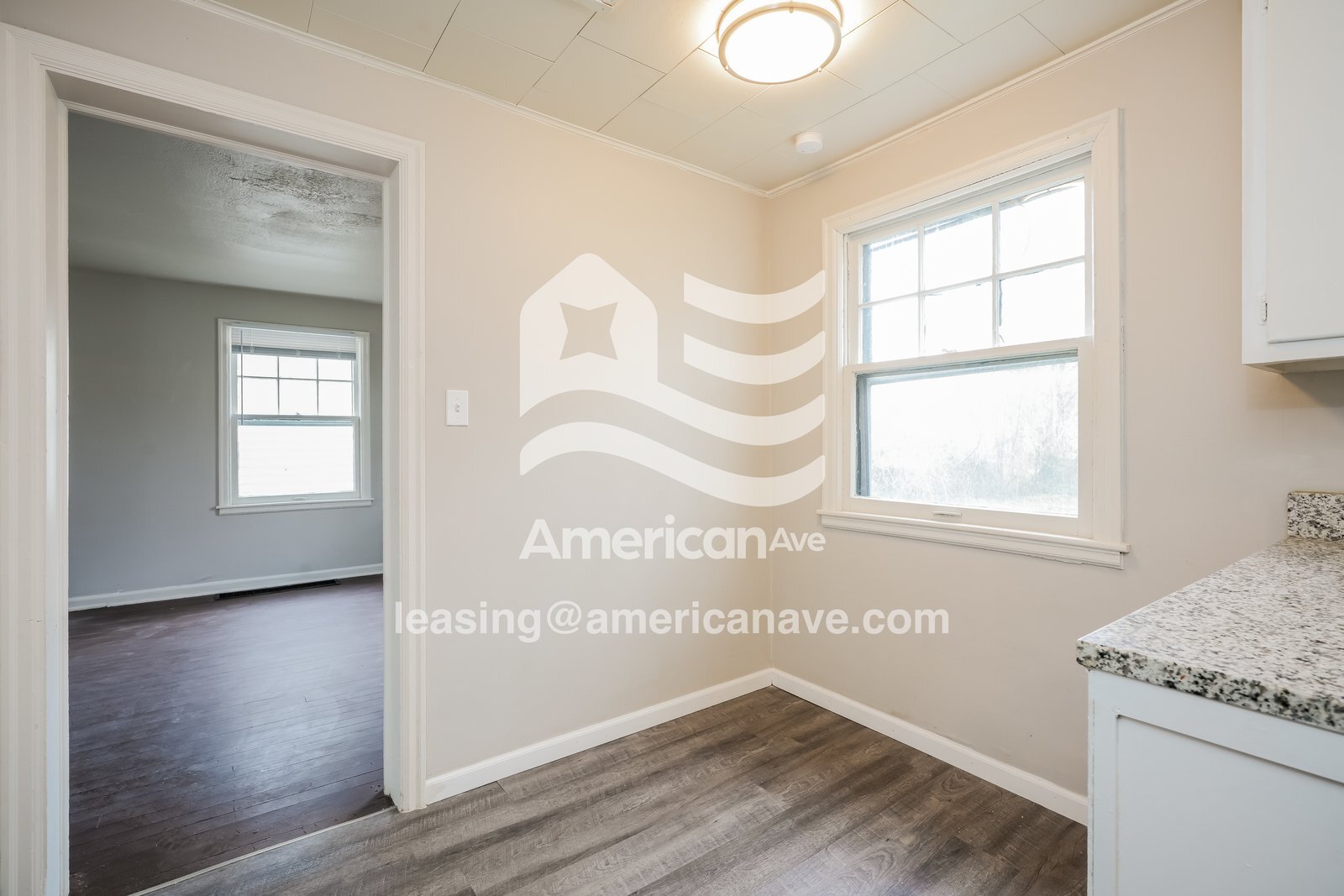 Building Photo - 1325 N Meade St