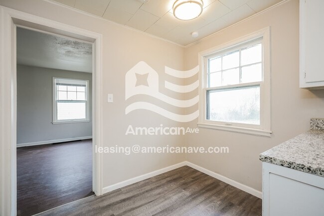 Building Photo - 1325 N Meade St