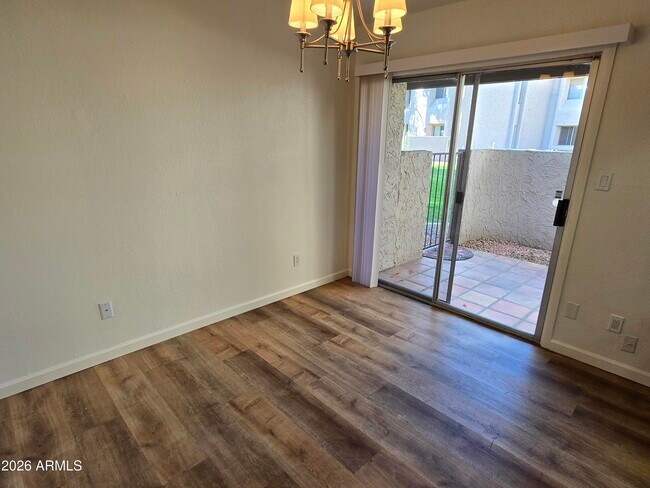 Building Photo - 7417 N Vía Camello Del Norte