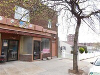 Building Photo - 1307 E 4th St