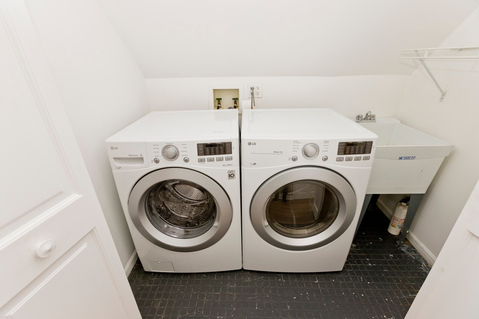 Building Photo - 1324 Byron W St