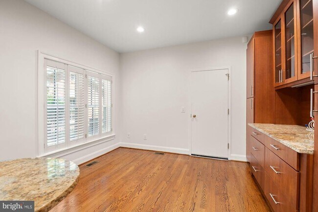 Building Photo - 4004 Highwood Ct NW