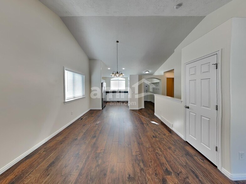 Building Photo - 8359 Sawtooth Oak Dr