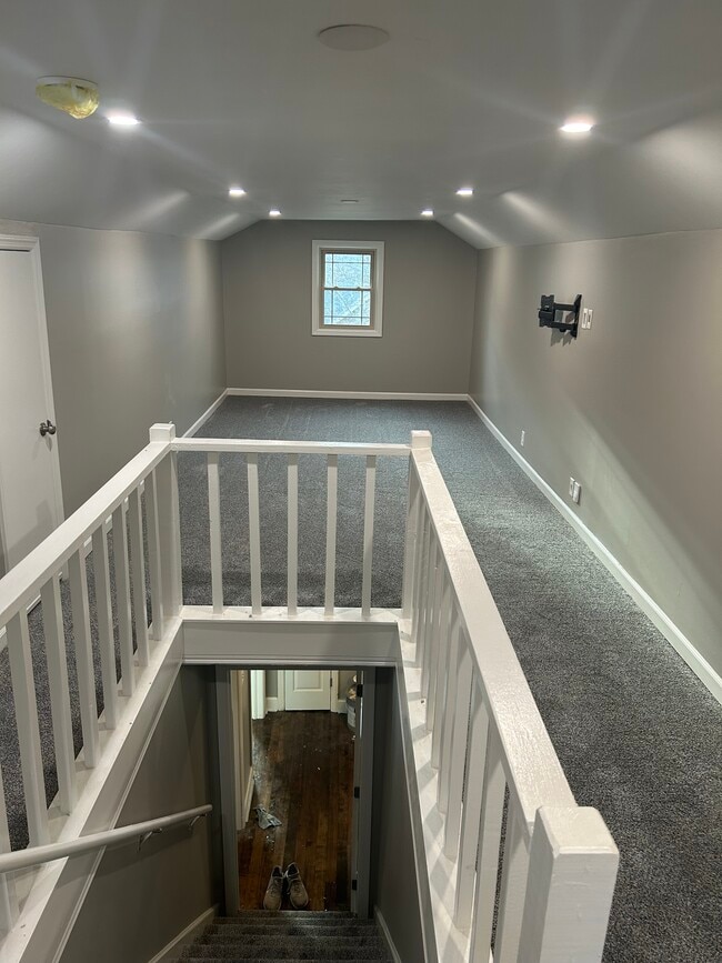 Bedroom #3 / Flex room - 269 E Eastland St