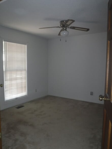 Building Photo - 3903 Williamsbrook Dr
