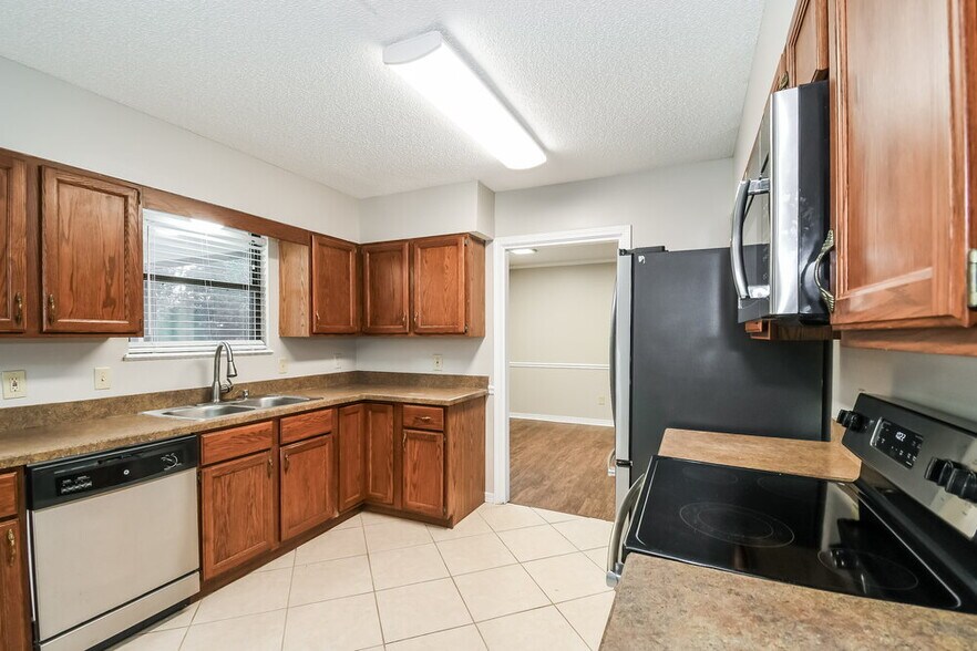 Building Photo - 970 Sandstone Dr