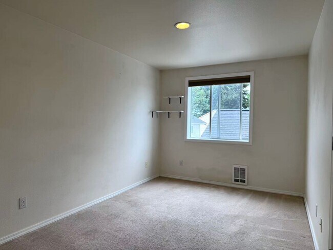 Building Photo - 1124 N 92nd St