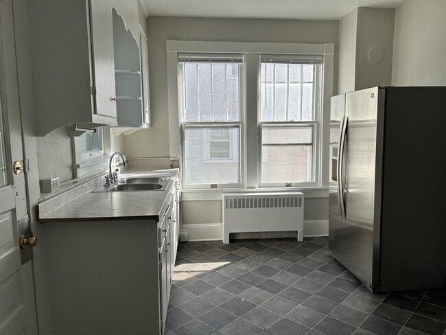 Building Photo - 1731 Valley Ave