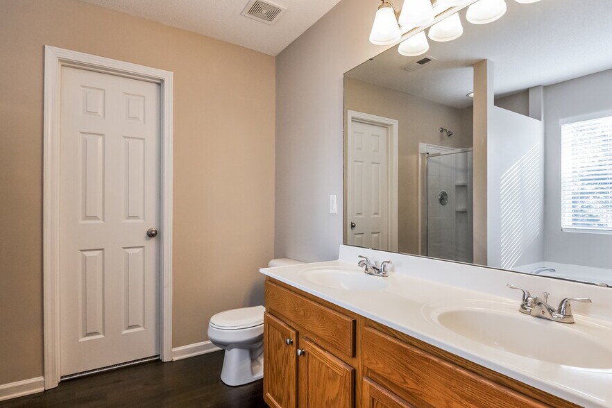 Building Photo - 21 Valleyfield Dr