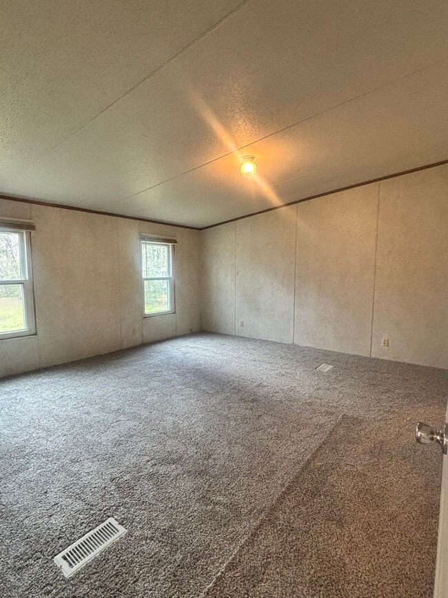 Building Photo - 54 Erin Dr