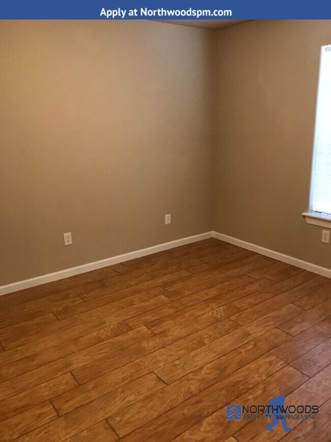 Building Photo - 55+ Community  2 Bedrooms, 2 Bath Beautifu...