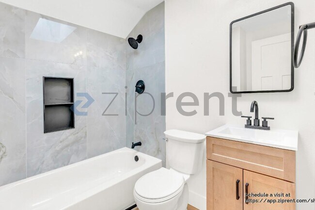 Building Photo - 7640 SW Whitford Dr