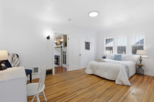 Building Photo - 3402 W Kiernan Ave