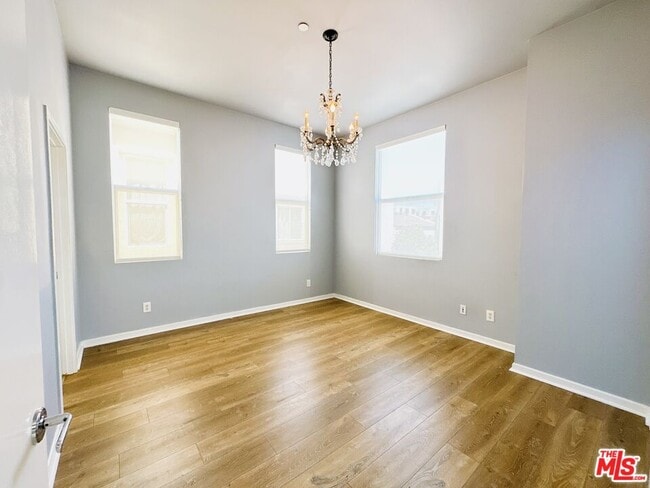 Building Photo - 6581 S Seabluff Dr