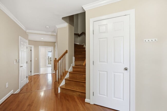Building Photo - This is Northern Virginia living at its finest—offering the charm of a neighborhood community wit...