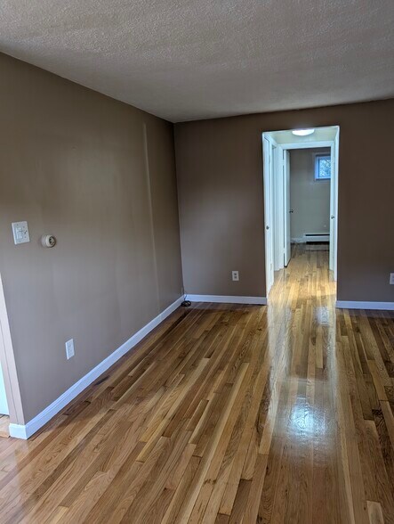 Building Photo - 246 Salem St