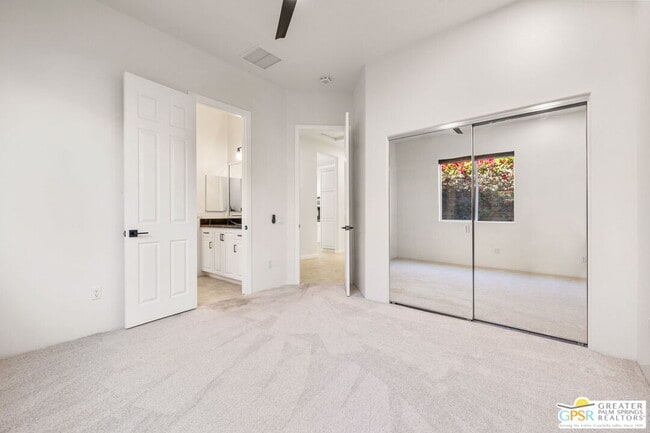 Building Photo - 4 Hillcrest Dr