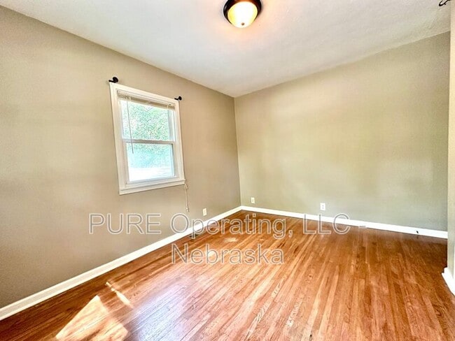 Building Photo - 5851 S 51st St