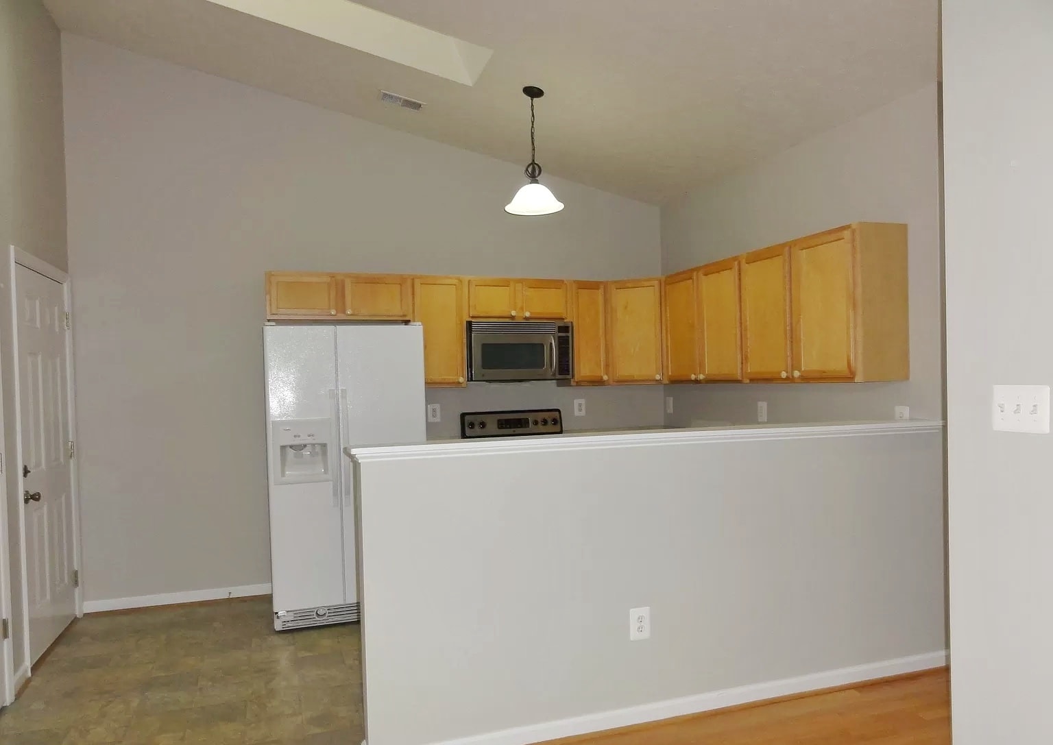 Kitchen - 334 Lora Dr