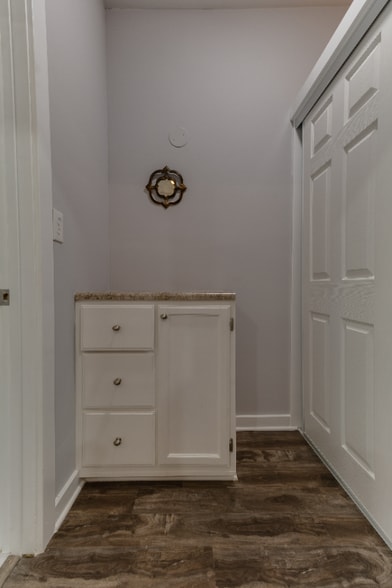 Building Photo - 730 S Catalina St