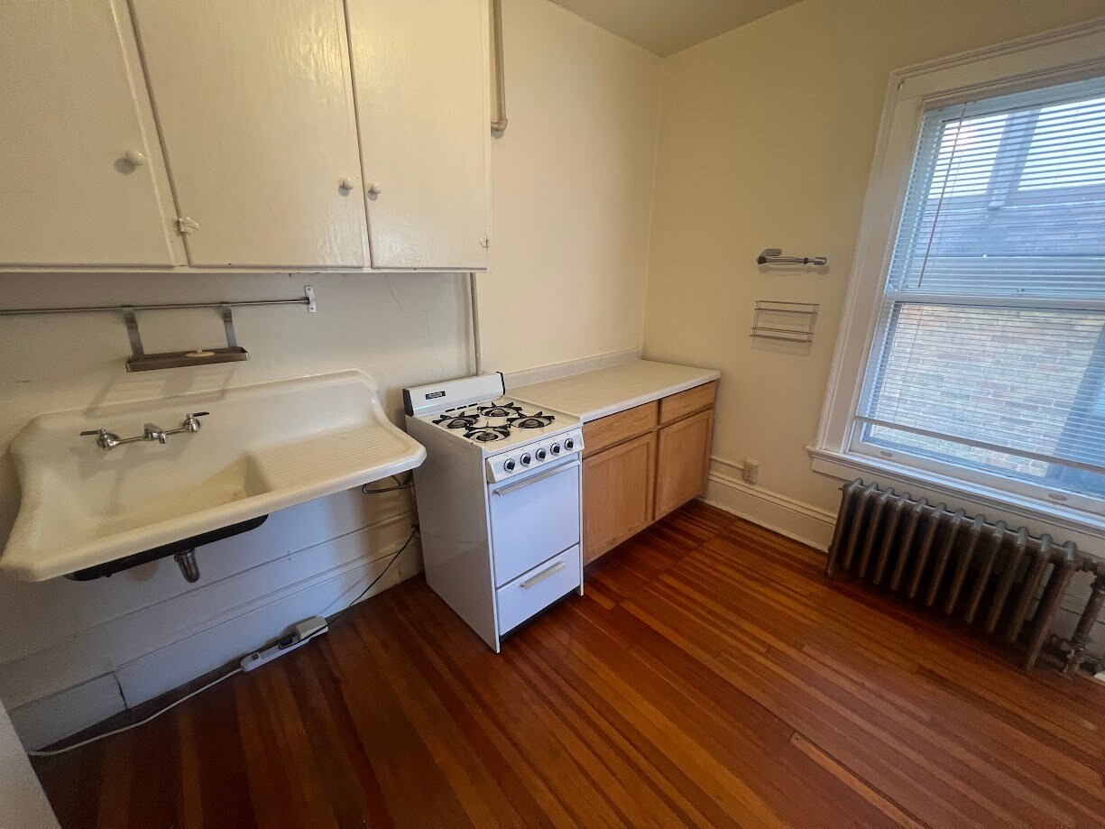 Building Photo - 928 Spaight St